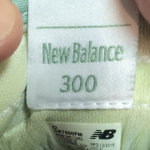 New Balance 300 Green Canvas Sneakers - Picture 8 of 8